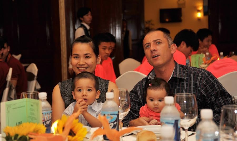 HLV U19 Viet Nam xay biet thu de an cu lac nghiep hinh anh