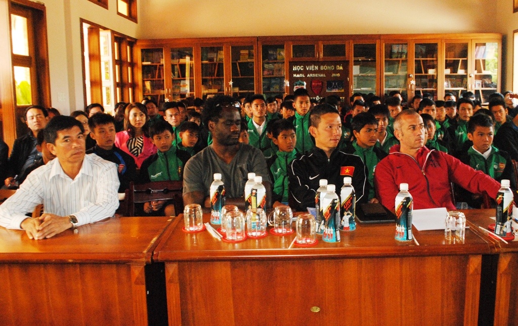 U19 Viet Nam duoc tu van dinh duong, giup tang chieu cao hinh anh