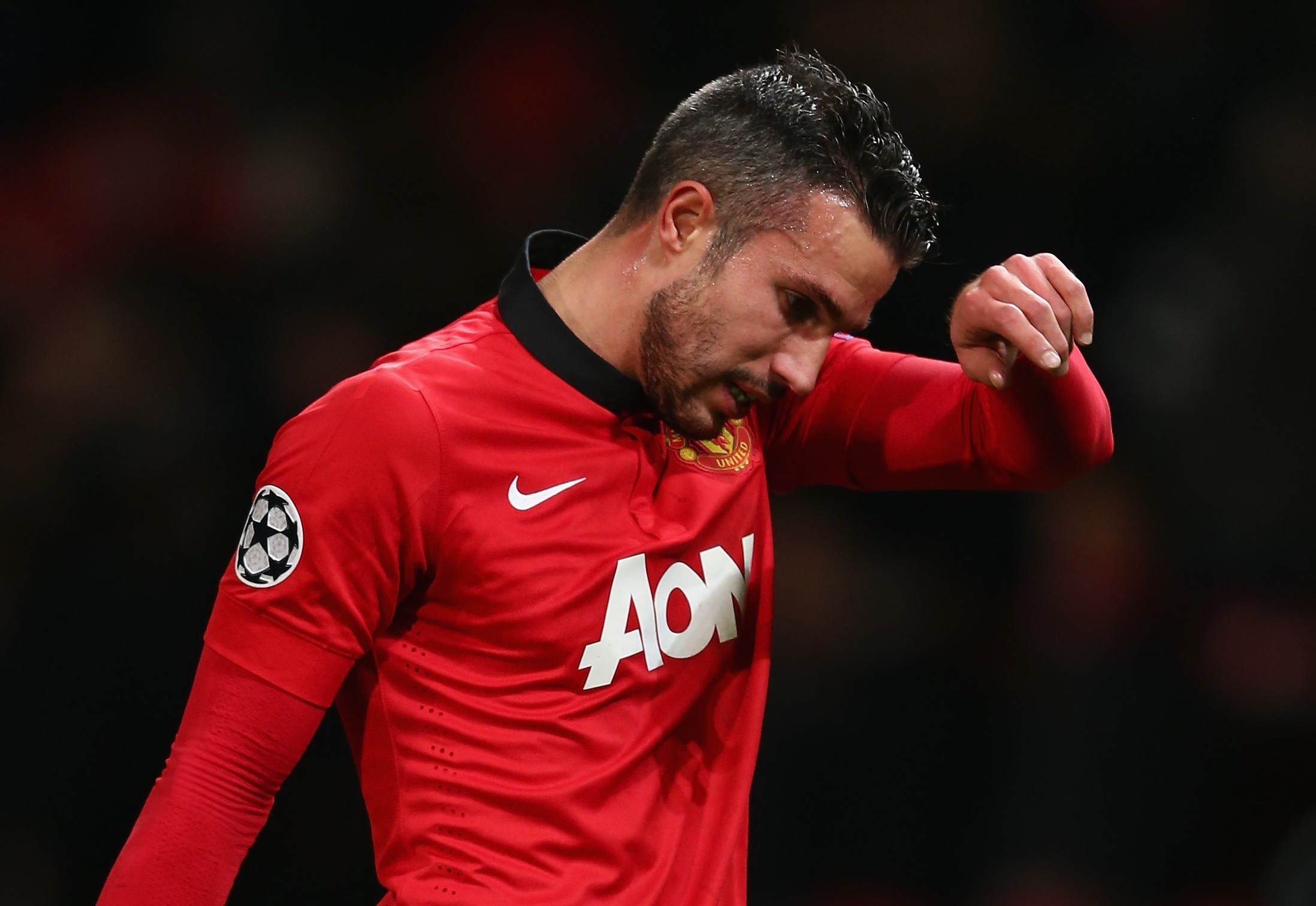 Van Persie vang mat trong de cu doi truong cua M.U hinh anh