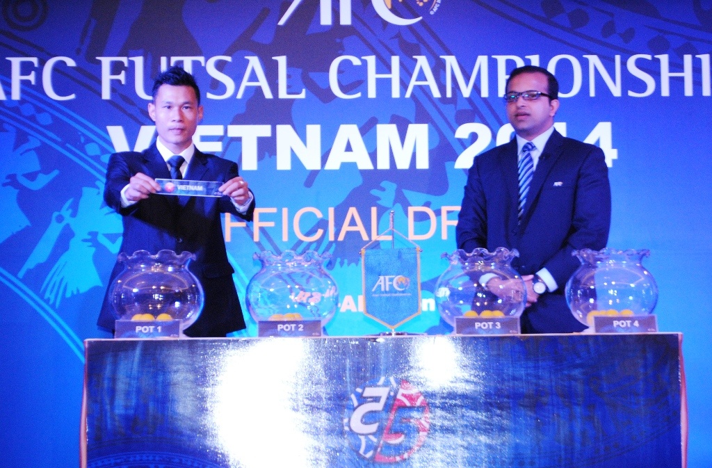 Viet Nam rong cua vao tu ket giai futsal chau A hinh anh