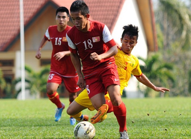 Hon 8 ty dong cho U19 Viet Nam tap huan chau Au hinh anh