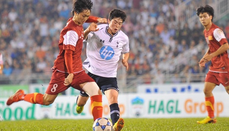U19 Viet Nam gap thuoc thu lieu cao U19 Tottenham hinh anh