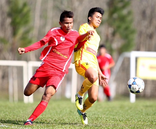 Doi bong tre cua bau Hien vo dich giai U19 quoc gia hinh anh