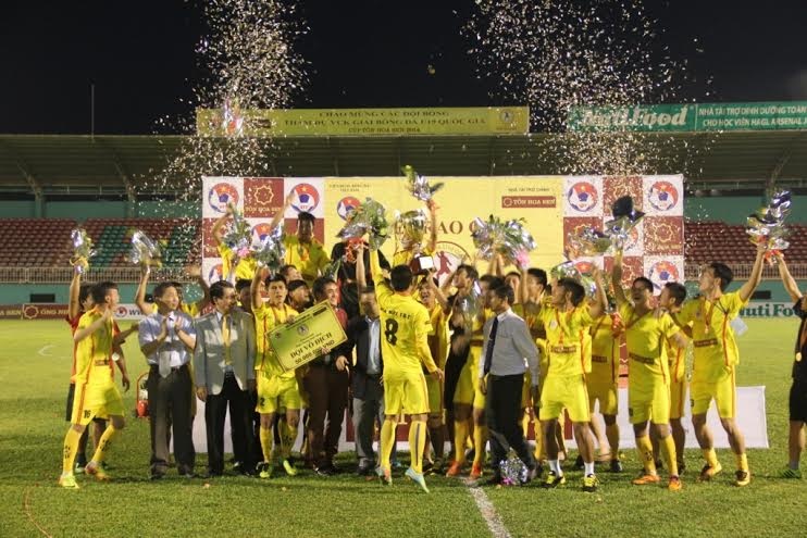 ‘Cua vao doi U19 Viet Nam luon rong mo’ hinh anh