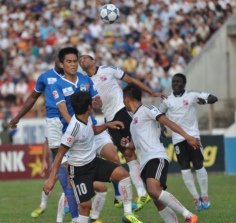 Ngoai binh gianh da phat den, HAGL guc nga truoc Dong Nai hinh anh