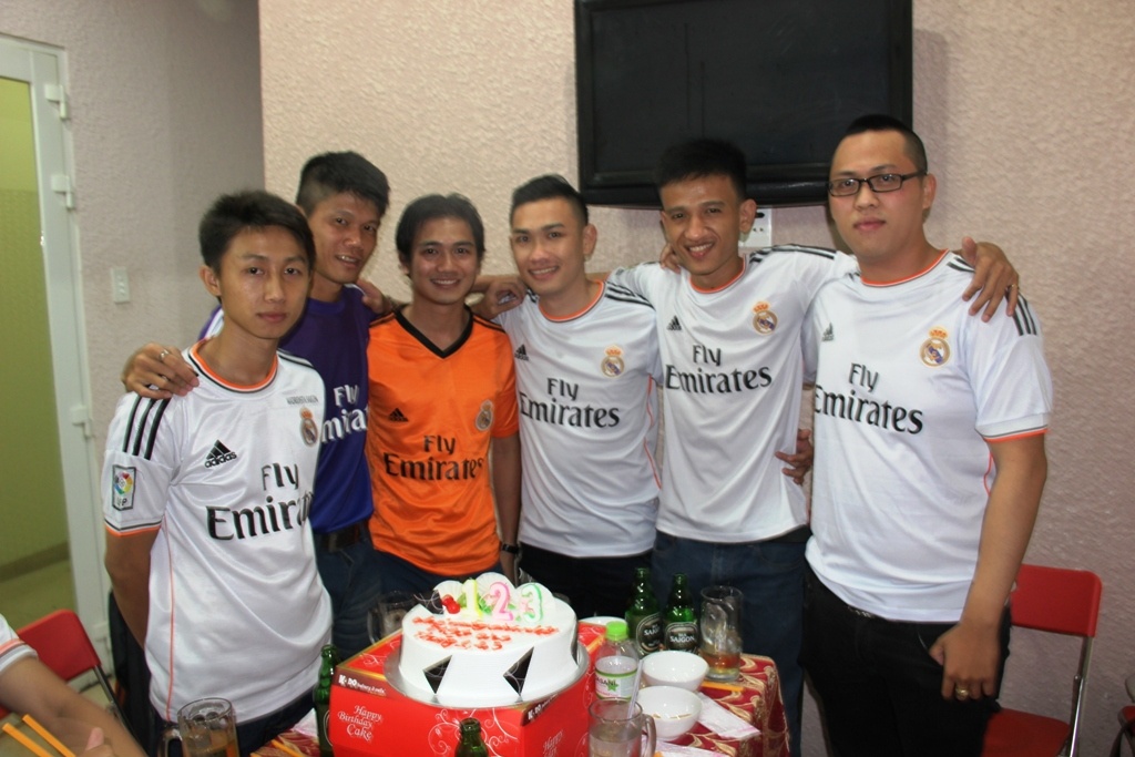 Fan Real Madrid offline 3 mien mung sieu kinh dien hinh anh