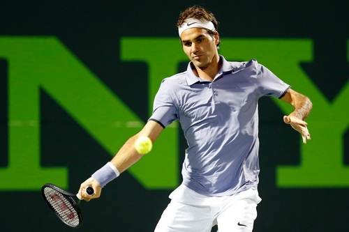 Federer hiện đang đứng hạng 5 thế giới, 2 lần vô địch Miami Masters và được đánh giá cao hơn Nishikori nhiều.