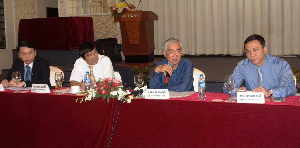 BCH VFF vẫn chưa thông quan chính thức nhân sự ban trọng tài khi trưởng ban lẫn phó ban nhiệm kỳ VI bị tậm đình chỉ. Ngoài ra ban kỷ luật cũng chưa chốt nhân sự. Đây là 2 ban khiến VFF chịu rất nhiều điều tiếng.