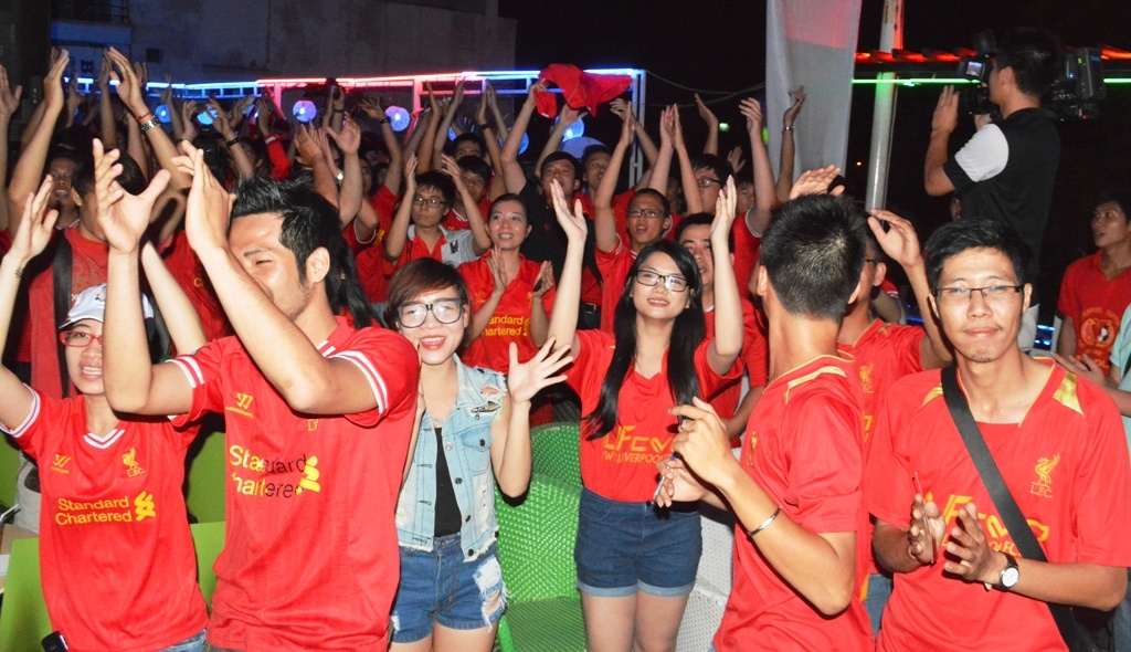 CDV Liverpool tai Viet Nam tiep lua cho Gerrard va dong doi hinh anh