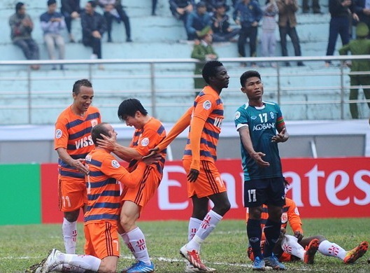 Cau thu ca do cua V.Ninh Binh bi dinh chi thi dau hinh anh