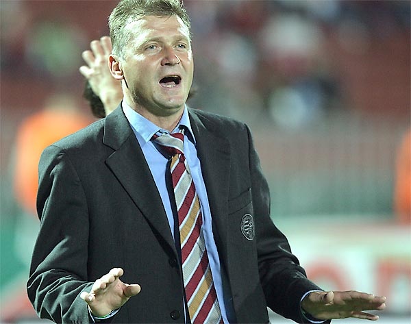 Ông Lajos Detari Ảnh: