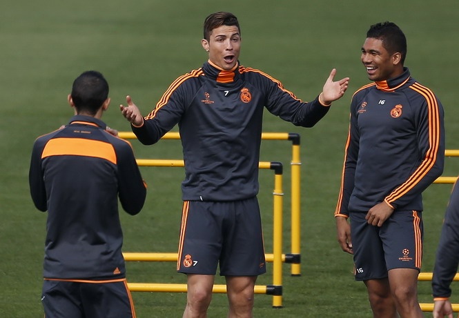 Ronaldo - Bale co the ngoi ngoai o tran gap Bayern hinh anh