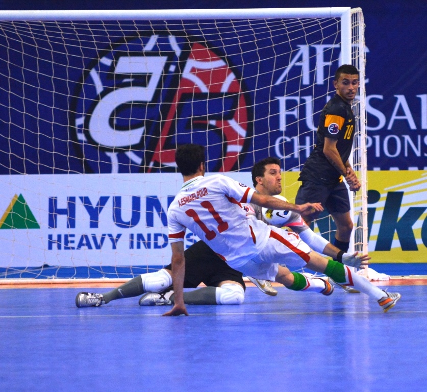 Tuyen futsal Viet Nam gap doi manh nhat chau luc hinh anh