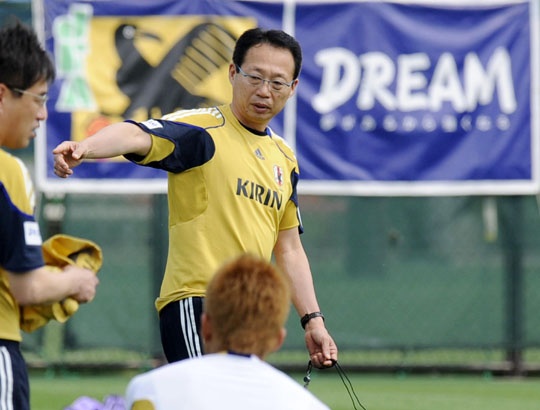 Cuu HLV tuyen Nhat Ban co the dan dat doi Viet Nam hinh anh