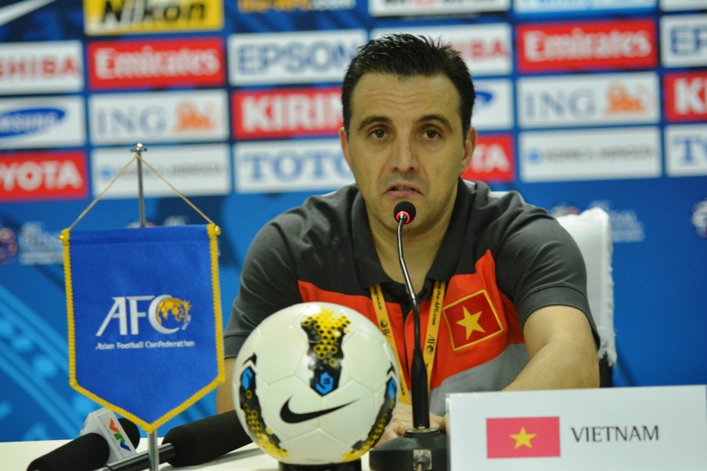 HLV futsal Viet Nam: ‘Iran qua manh’ hinh anh