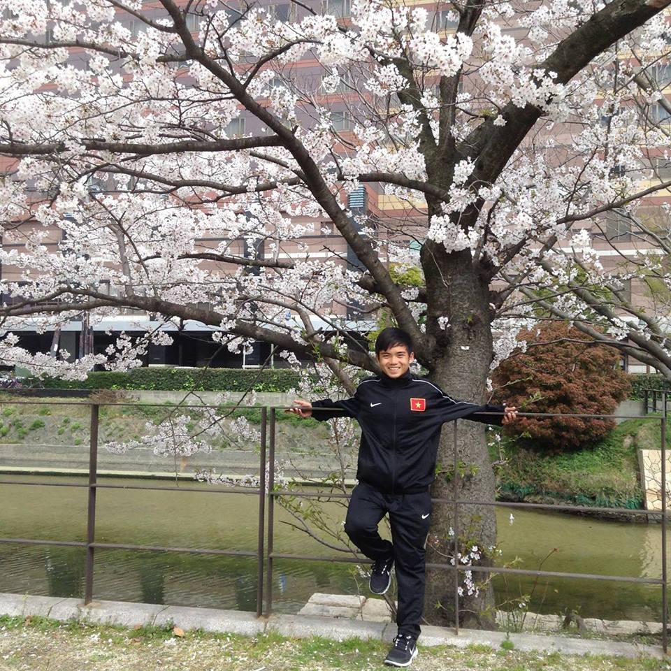 Lương Hoàng Nam là tiền vệ trụ đầy tiềm năng với khả năng giữ bóng rất tốt dù thể hình có phần hạn chế.