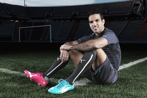 Mẫu giày Tricks 2 chân 2 màu của Puma đang được nhiều siêu sao tin dùng.