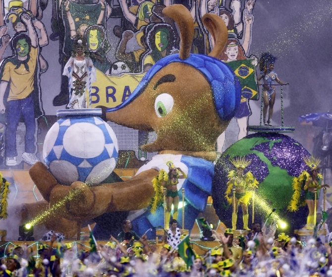 'Bao gia' mua World Cup hinh anh