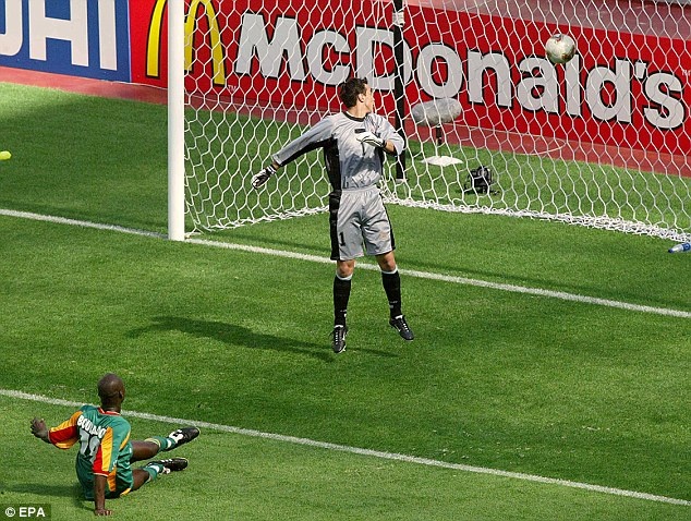 Bouba Diop thi đấu xuất sắc ở kỳ World Cup duy nhất được góp mặt cùng Sengal.