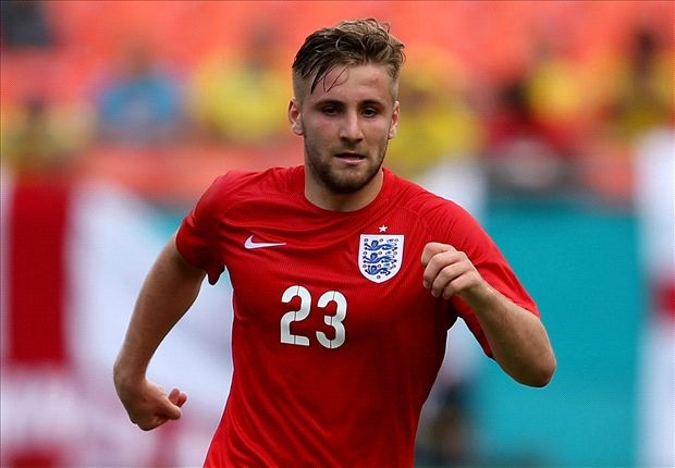 Luke Shaw dong y khoac ao M.U, huong luong ky luc hinh anh