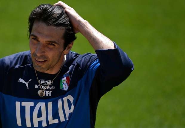 Nguoi nhen Buffon lo dai chien voi Anh hinh anh
