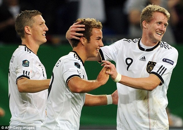 Đức có khả năng tấn công rất đáng gờm, nhưng việc mất Marco Reus cũng như chỉ gọi 1 tiền đạo là lão tướng Klose khiến cho khả năng thành công tại World Cup này bị nghi ngờ.