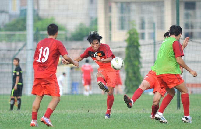 Tuyen Viet Nam da giao huu 10 tran truoc AFF Cup hinh anh