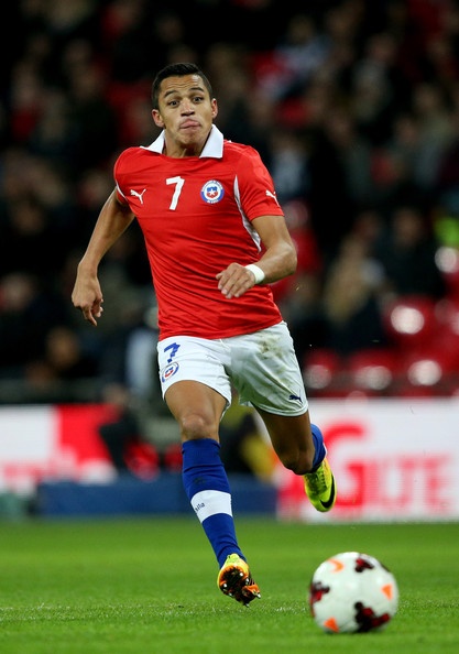 Tây Ban Nha sẽ rất dè chừng Sanchez, cầu thủ hiện đang chơi bóng tại La Liga. Anh cũng rất có duyên ghi bàn vào lưới các đội bóng lớn, điển hình là cú đúp vào lưới ĐT Anh.