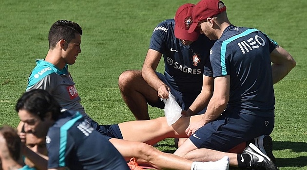 Mao hiem vi World Cup, Ronaldo co the giai nghe som hinh anh