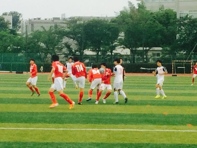 Việc không tạo được sức ép tốt ở nửa cuối hiệp 2 cũng như lơi lỏng ở 2 biên khiến U19 Việt Nam nhận 2 bàn thua cuối trận đáng tiếc.