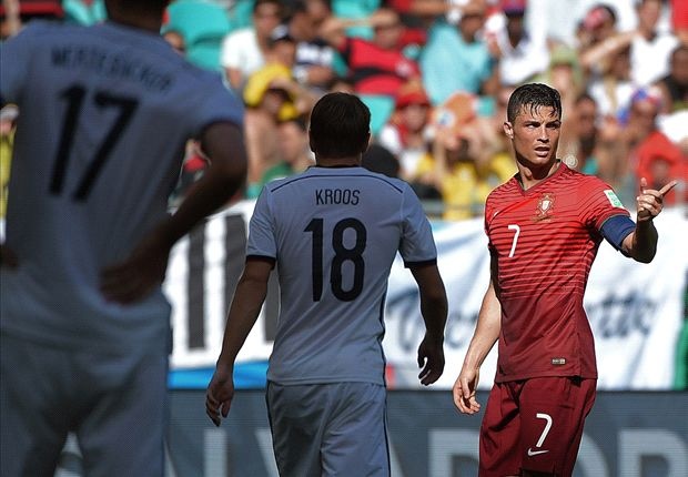 HLV Bo Dao Nha: ‘Toi khong bao gio gay ap luc len Ronaldo’ hinh anh