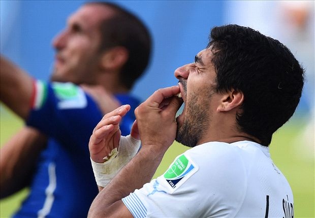 Luis Suarez co the bi cam thi dau 2 nam hinh anh