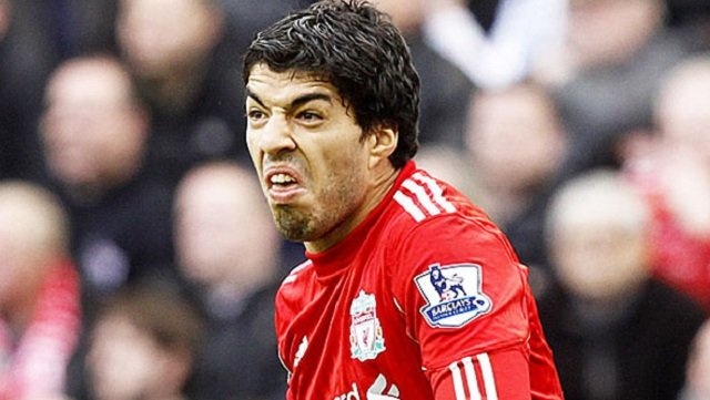 10 hanh dong dien ro khien Luis Suarez mang danh 'quai vat' hinh anh