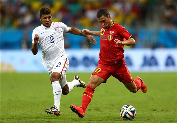 Hazard thua nhan khong cung dang cap voi Messi hinh anh