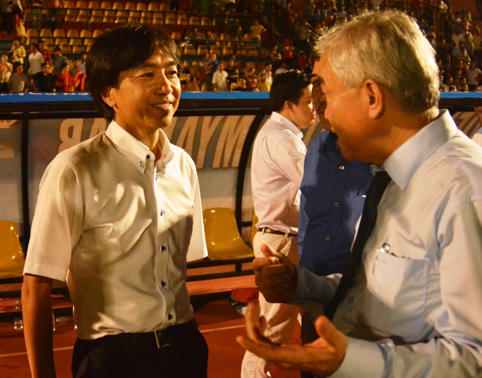 Thang '6 sao', HLV Miura van muon chinh don cau thu Viet Nam hinh anh