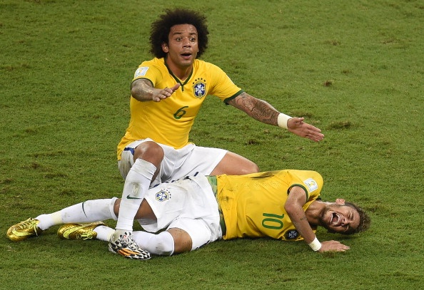 Neymar va James - nan nhan tran cau bao luc nhat World Cup hinh anh