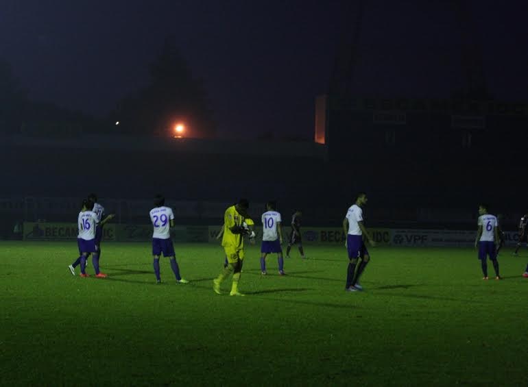 Su co 4 lan cup dien hy huu o san Binh Duong hinh anh