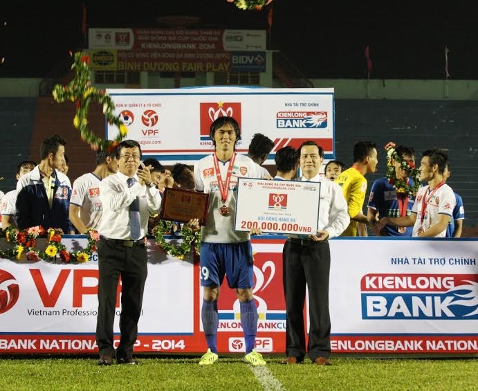 HAGL nhận HCĐ cho thành tích đứng thứ 3 tại Cup quốc gia 2014.