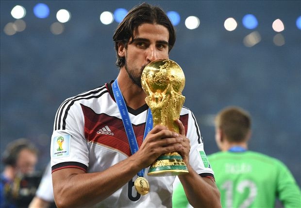Doi luong qua cao, Khedira kho den Arsenal hinh anh