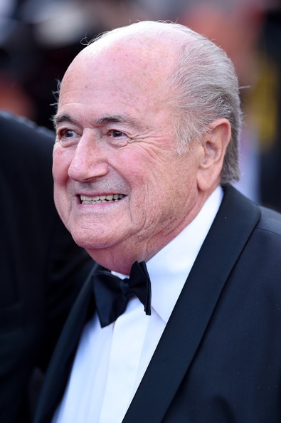 Chủ tịch FIFA Sepp Blatter có lý do để mỉm cười sau khi World Cup 2014 khi doanh thu tăng mạnh, các nhà tài trợ ồ ạt đổ tiền cũng như không quá quan tâm đến hậu quả mà chủ nhà Brazil phải gánh chịu.