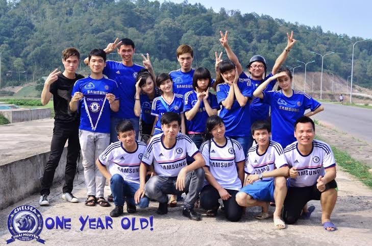 Hội cổ động viên Chelsea tại Thái Nguyen không quản ngại đường xa đến Nghệ An tham dự giải.
