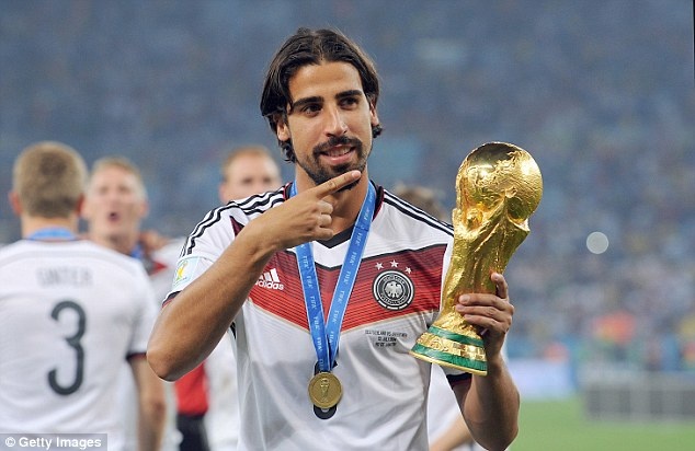 Mourinho muon doat Khedira truoc mui Arsenal hinh anh