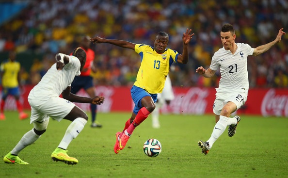 Cầu thủ này là một trong những số 9 thi đấu hay nhất tại vòng bảng World Cup vừa qua với 3 bàn sau 3 trận, 1 vào lưới Thụy Sỹ và 2 vào lưới Honduras. Phong độ này khiến West Ham bỏ ra <abbr class=