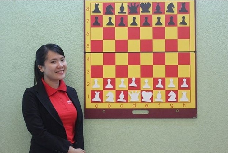 Hoa khôi cờ vây Nguyễn Hồng Anh cùng Bích Ngọc sáng lập ra STONE vào tháng 6/2013 nhưng đã phát triển ra nhiều trung tâm tại TP.HCM, Đà Nẵng.