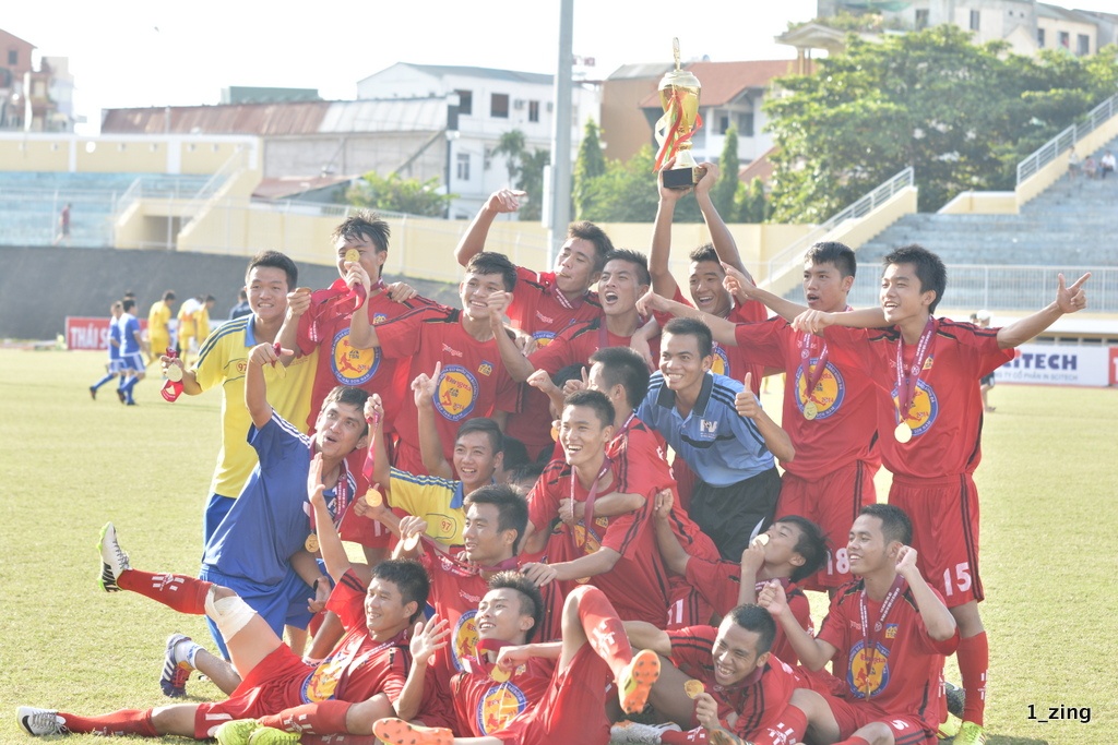 Da hon nguoi, PVF len ngoi vo dich giai U17 quoc gia hinh anh