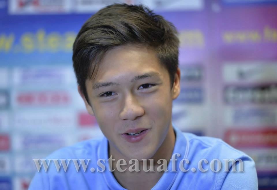 Cau thu goc Viet du Champions League khong muon da cho DTVN hinh anh