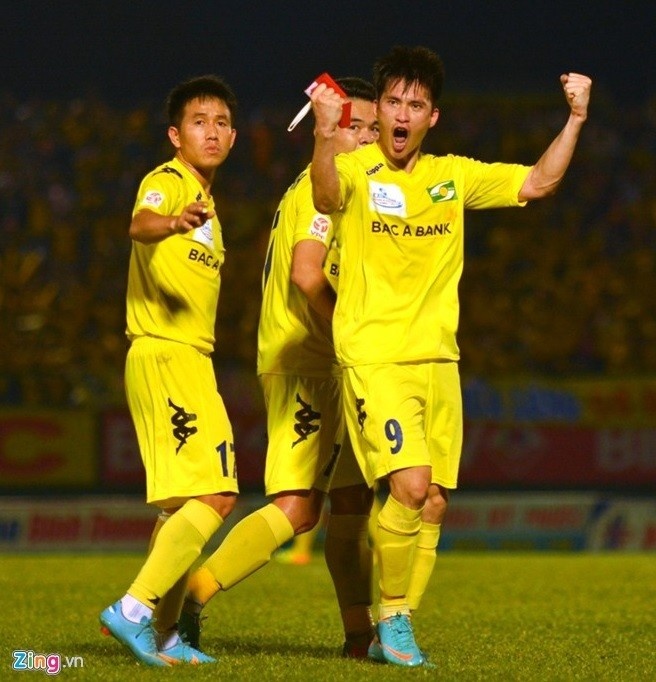 Lê Công Vinh là chân sút số 1 trong lịch sử V.League và nếu về B.Bình Dương anh sẽ nhận mức lót tay cũng như lương thuộc hàng Top.