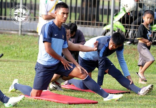 Thủ môn Kelly Meiga không ngán khi gặp Việt Nam mặc dù anh thừa nhận sẽ là tốt hơn nếu Indonesia thi đấu vòng bảng tại Singapore, nơi sẽ có nhiều cổ động viên sang cổ vũ hơn.