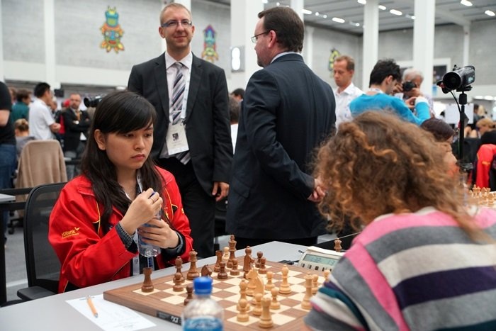 Giai Olympiad: Tuyen nu Viet Nam danh bai chu nha Na Uy hinh anh