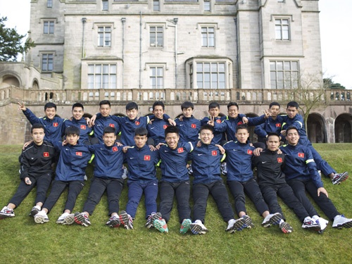 30 cau thu cua bau Duc trung tuyen Dai hoc hinh anh